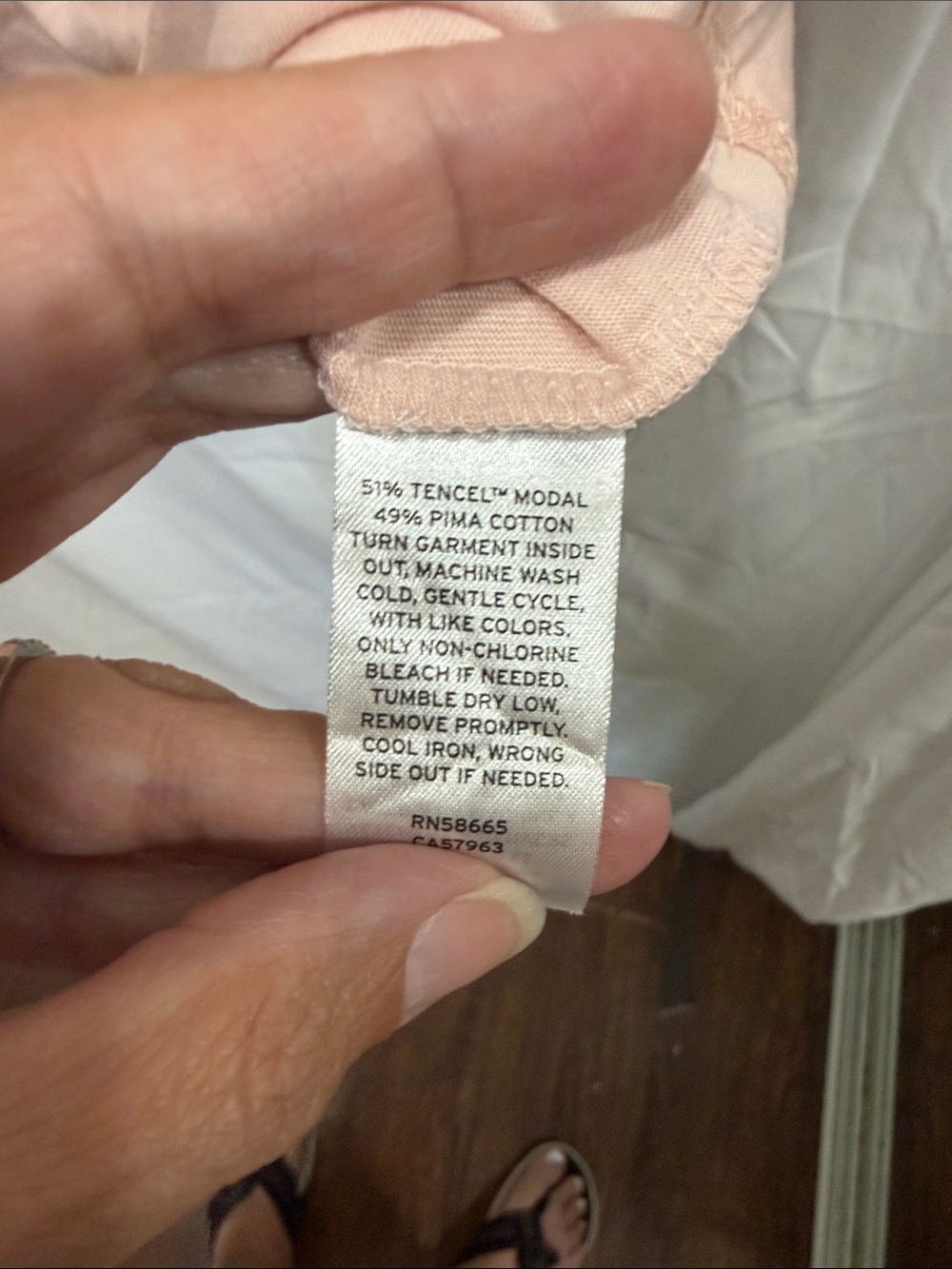 Nordstrom Short Sleeve V-Neck Tee in Blush - Picture 3 of 4